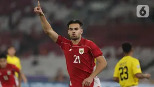 Pemain depan Timnas Indonesia U-23, Jens Raven merayakan golnya ke gawang Brunei Darussalam pada laga Grup A ASEAN U-23 Championship Mandiri Cup 2025 di Stadion Utama Gelora Bung Karno, Jakarta, Selasa (15/7/2025). (Liputan6.com/Helmi Fithriansyah)