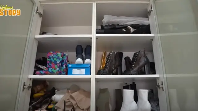 Model Lemari Sepatu di Rumah Ayu Ting Ting (YouTube/DeHakims Story)