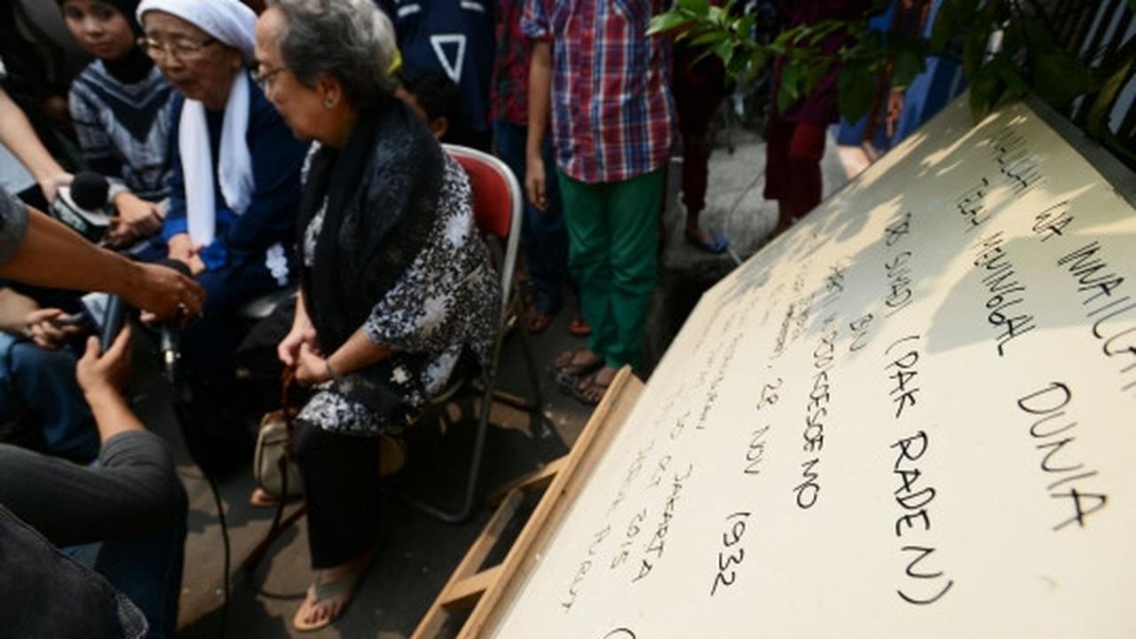 Suasana duka hiasi persemayaman Pak Raden
