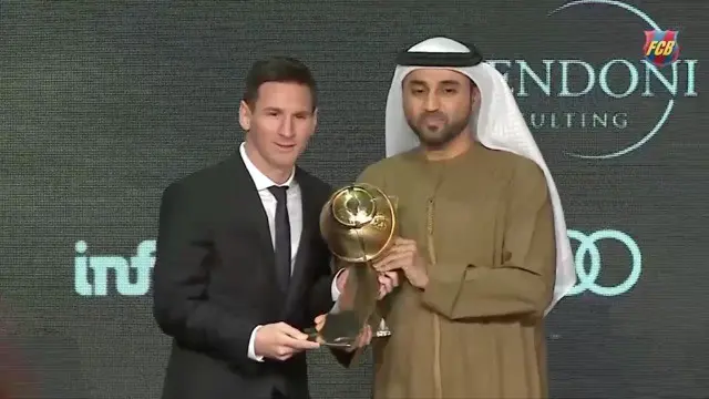 Video Lionel Messi mendapatkan penghargaan pemain terbaik dan Barcelona juga mendapatkan penghargaan Klub terbaik pada acara Globe Soccer Awards 2015 di Dubai, Minggu (27/12/2015).