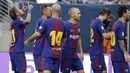 Bintang Barcelona, Neymar (kiri) merayakan gol ke gawang Juventus bersama rekan-rekannya pada laga lanjutan turnamen pramusim, International Champions Cup 2017, di MetLife Stadium, New Jersey, Minggu (23/5/2017). (AP/Julio Cortez)