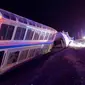 Kereta Amtrak di AS yang tergelincir di Kansas. (Daniel Szczerba)