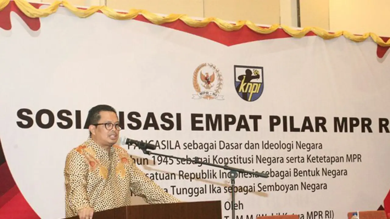Mahyudin dalam sosialisasi Empat Pilar MPR RI di depan anggota KNPI Kabupaten Berau, di Cantika Swara, Tanjung Redeb, Berau, Kalimantan Timur, Jumat malam (9/12/2016).