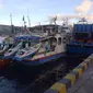 Lima kapal asing pencuri ikan yang ditangkap petugas Pangkalan Pengawasan Sumber Daya Kelautan dan Perikanan (PSDKP) Bitung, Sulawesi Utara. (Liputan6.com/Yoseph Ikanubun)
