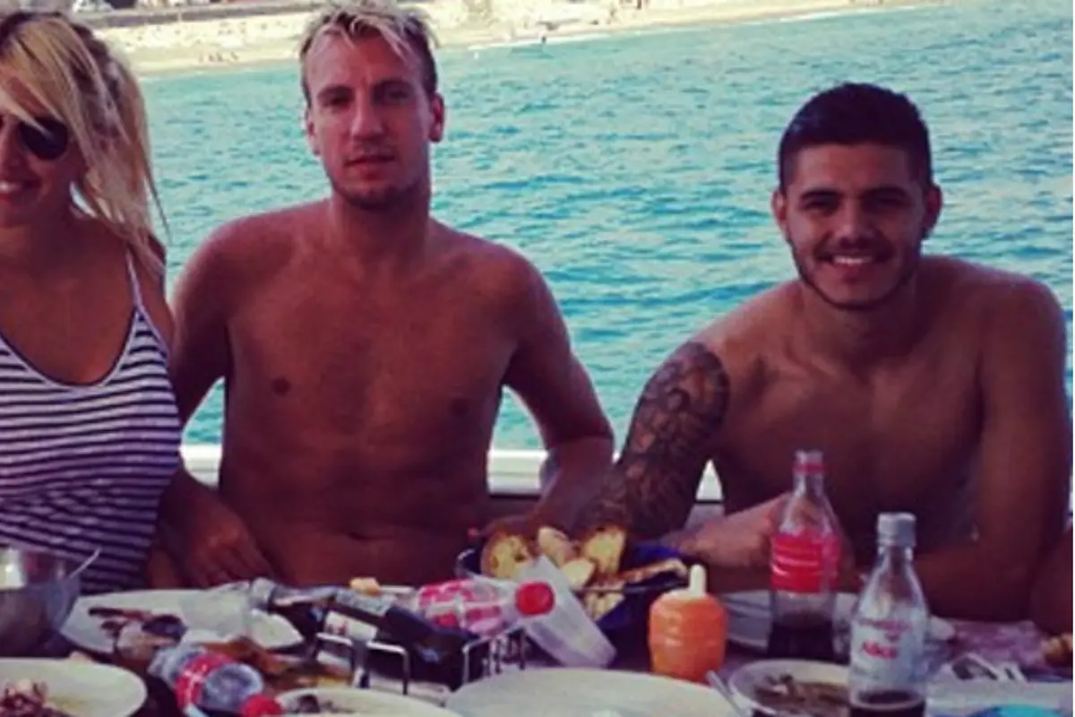 Wanda Nara (kiri), Maxi Lopez (tengah) dan Mauro Icardi (101greatgoals)