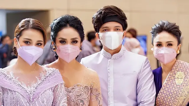 Aurel Hermansyah, Krisdayanti, Atta Halilintar, dan Yuni Shara. (Instagram/ krisdayantilemos)