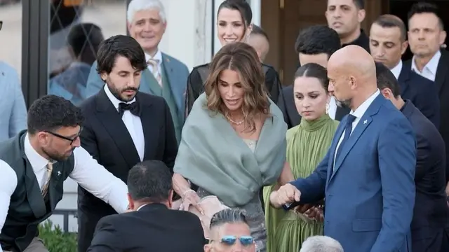 Gaya Chic Putri Iman dari Yordania Saat Hadir di Pernikahan Jeff Bezos. (Dok: IG @royal.fashion.daily  <a href="https://www.instagram.com/p/DLa70MCzMu3/?