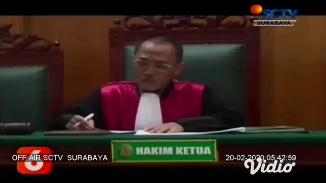 Seorang warga Surabaya mengajukan penggantian status jenis kelamin beserta nama lengkap kepada Pengadilan Negeri Surabaya yang berujung pengabulan.