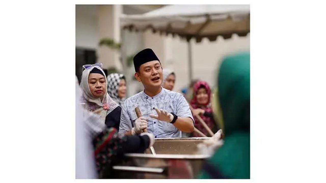 Mualaf di Ramadhan 2025, Ini 6 Potret Bobon Santoso Masak Besar Bareng Ustaz Derry