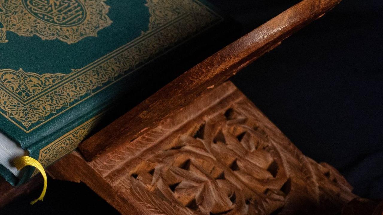 <a class="editorlink " href="https://www.merdeka.com/jatim/bacaan-doa-hutang-lunas-sekejap-dalam-islam-ini-lengkapnya-kln.html" rel="follow" target="_self">Doa hutang lunas sekejap</a> bisa Anda panjatkan sembari beriktiar mengumpulkan rezeki guna meluna