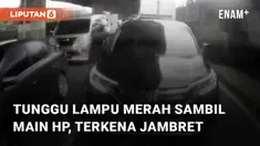 Nasib kurang beruntung dialami oleh seorang pengemudi mobil saat terkena jambret di jalan