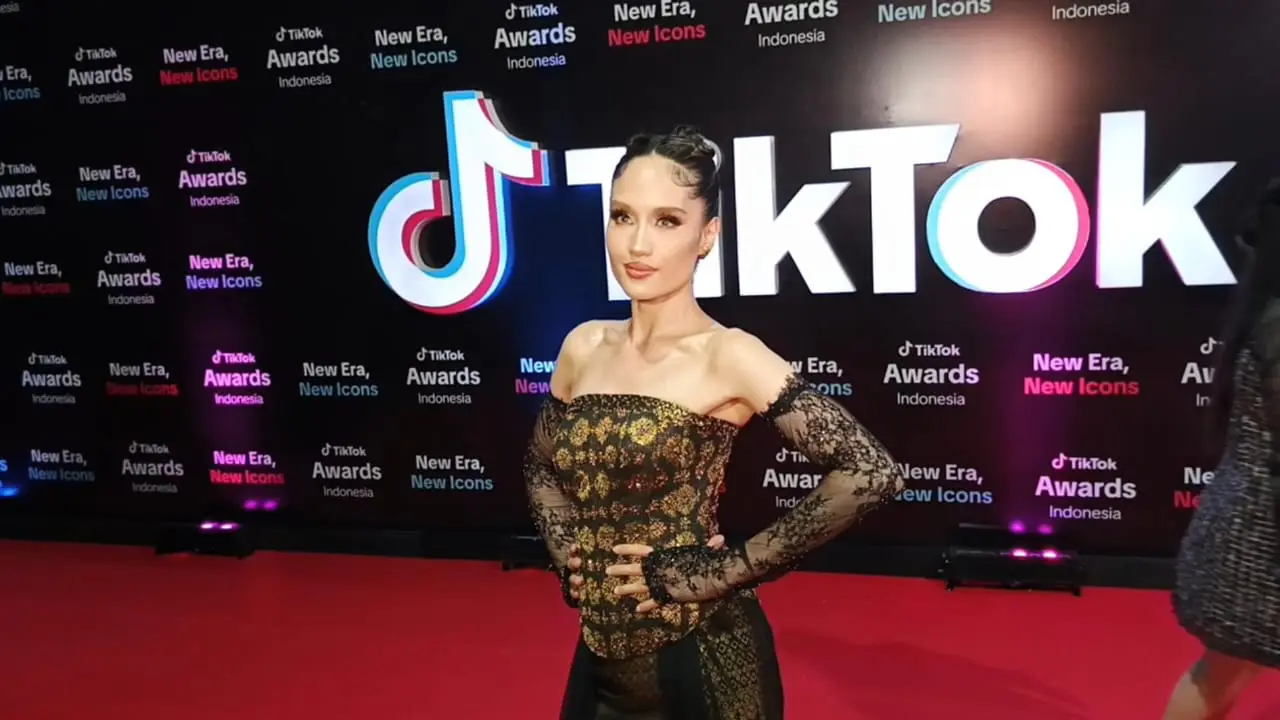 CInta Laura