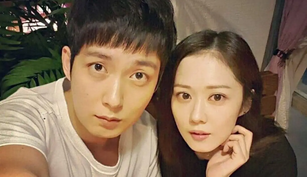 Jang Nara dan Jang Sung Won juga menjadi slah satu kakak beradik populer. Keduanya pun sama-sama memiliki karier bersinar di dunia film Korea Selatan. (Foto: Soompi)