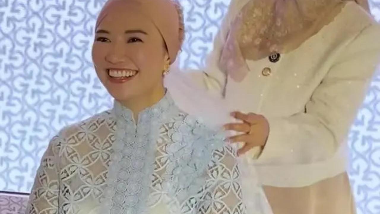 7 Potret Reni Effendi Istri dr Richard Lee Belajar Pakai Hijab