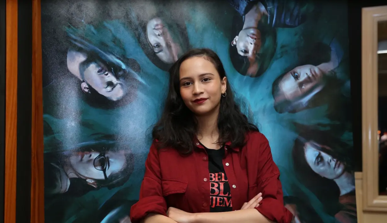 Selain Chelsea Islan, film yang akan tayang pada 27 Februari 2020 ini juga diperankan oleh Baskara Mahendra, Arya Vasco, Hadijah Shahab, Shareefa Daanish, Karina Salim, Aurélie Moeremans, dan Lutesha. (Daniel Kampua/Fimela.com)