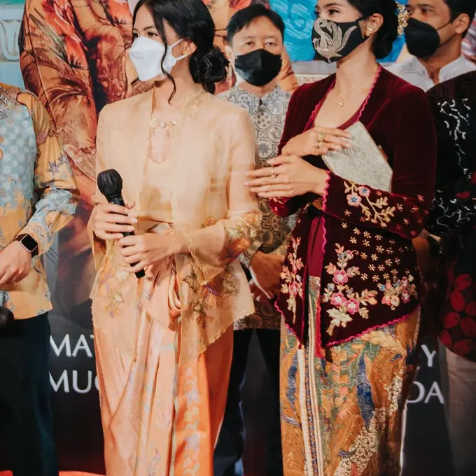 Diadaptasi dari Serial TV Lawas, Ini 6 Potret Gala Premiere Film Losmen Bu Broto