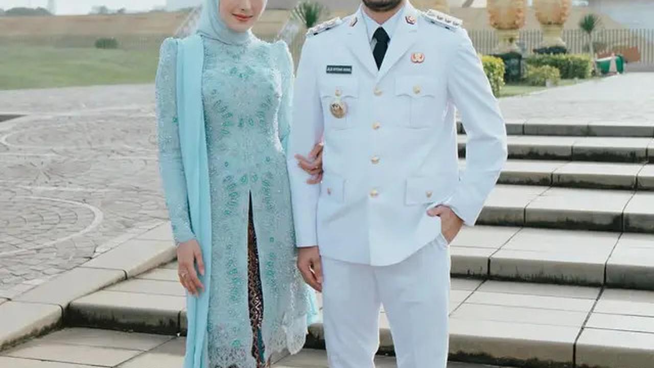 7 Outfit Ibu Pejabat Berhijab ala Syahnaz Sadiqah di 2025, Berwibawa dan Elegan