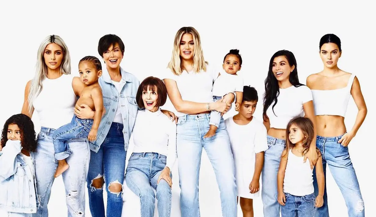 Menurut kamu bagaimana Natal ala keluarga Kardashian-Jenner pada tahun 2017 ini? (instagram/kimkardashian)