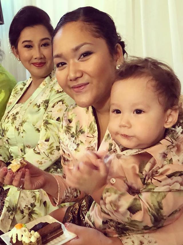 Di Pernikahan Anak Kandung Anissa Trihapsari Dan Ari Sigit Reuni Showbiz Liputan6 Com