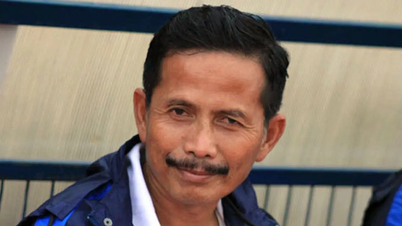 pelatih-persib-140120c.jpg