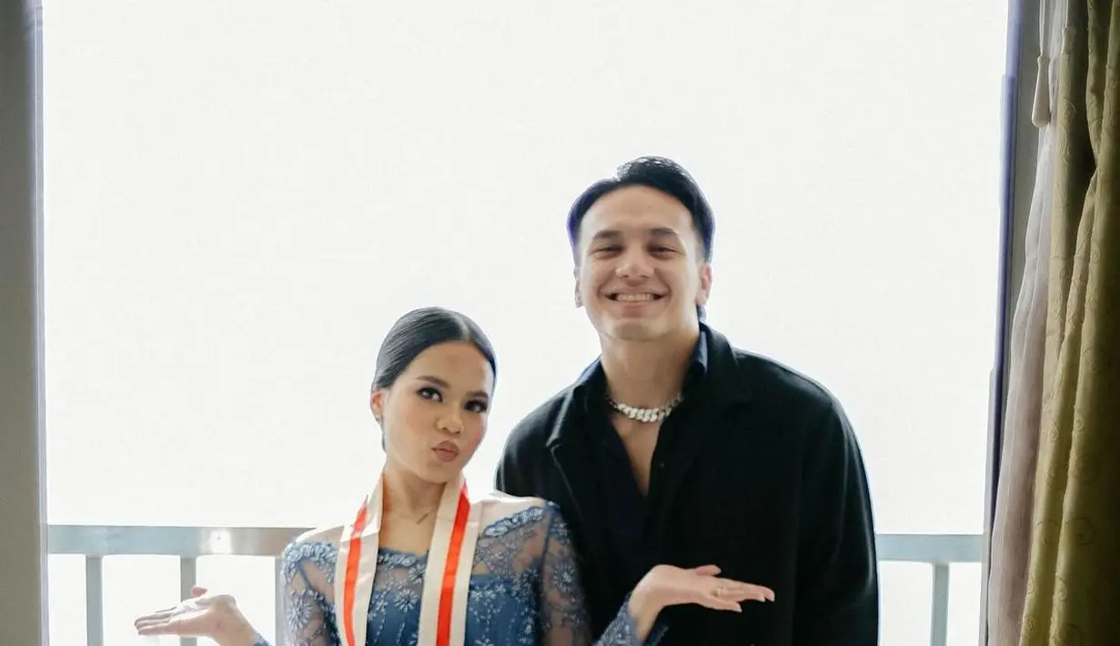 Jefri rela bekerja demi menjadi tulang punggung keluarga setalah lulus SMK Tunas Jakasampurna. Tidak hanya menghidupi adik dan ibunya, tapi juga ayahnya yang tidak di Jakarta. [Instagram/jejijuu]