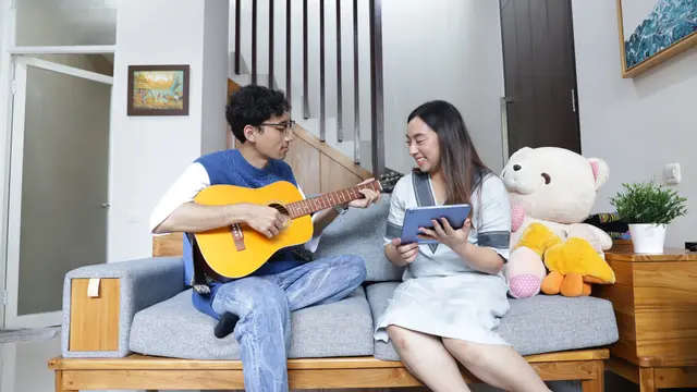 couple januari musik