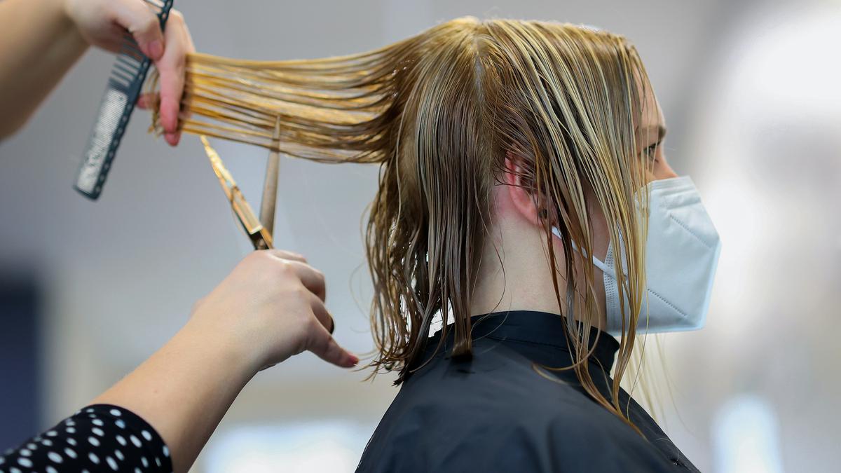 Rekomendasi 6 Model Rambut Layer Sebahu untuk Wajah Bulat, Keliatan Lebih Tirus
