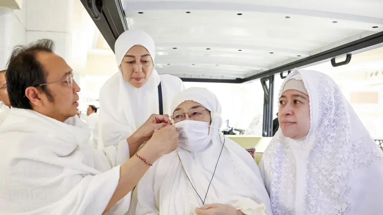Presiden Kelima RI yang juga Ketua Umum DPP PDI Perjuangan (PDIP) Megawati Soekarnoputri menunaikan ibadah umrah di Masjidil Haram, Makkah, Arab Saudi (Istimewa)