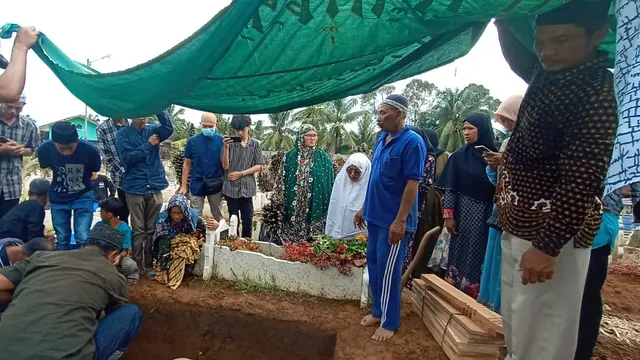 Pemakaman Novi Amelia