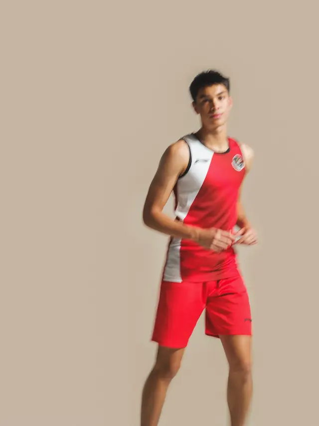 Anak Maudy Koesnaedi, Eddy dan Putra Diah Permatasari, Marco Mengenakan Jersey Official Tim Indonesia di Olimpiade 2024. [credit: Didit Hediprasetyo Foundation/Davy Linggar]