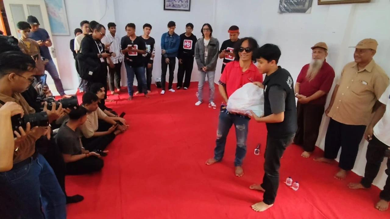Slank dan HS Beri Bantuan Makasiswa Aceh-Sumatra di Semarang: Ujian ini Bikin Makin Kuat