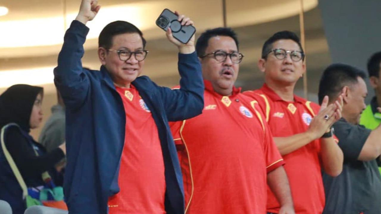 pramono rano pakai jersei baru persija