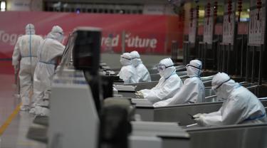 Potret Pekerja di Bandara Beijing Usai Olimpiade Musim Dingin 2022