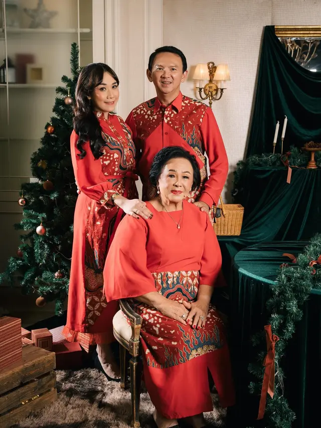 7 Potret Kekompakan Puput Nastiti Bersama Mertua yang Selalu Kompak