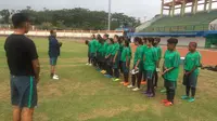 Pelatih Timnas Putri Indonesia U-15, Rully Nere sudah memilih 24 pemain yang mengikuti pemusatan latihan di Lubuk Linggau. (Istimewa)