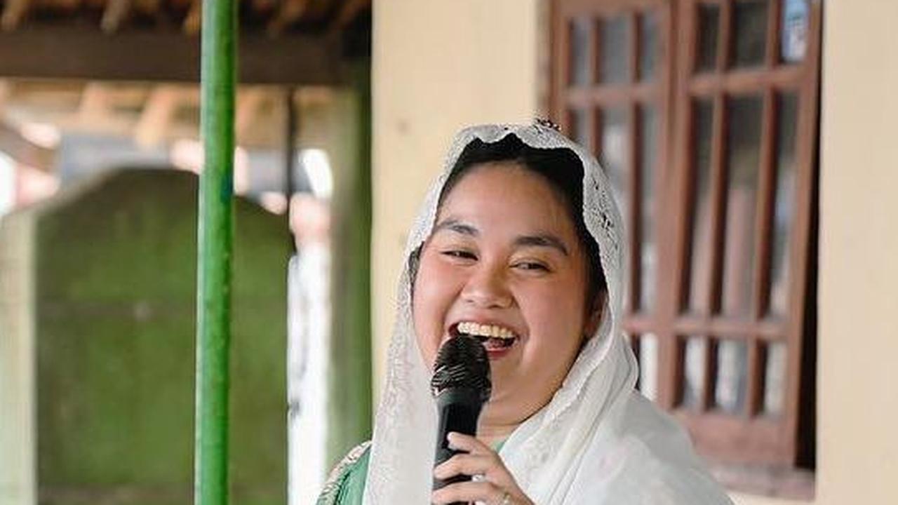 Istri dari Iptu Ariq Arsyam ini memang dikenal aktif berselancar di media sosial. Tak jarang Farah membagikan momen saat dirinya melakukan aktivitas. <br>