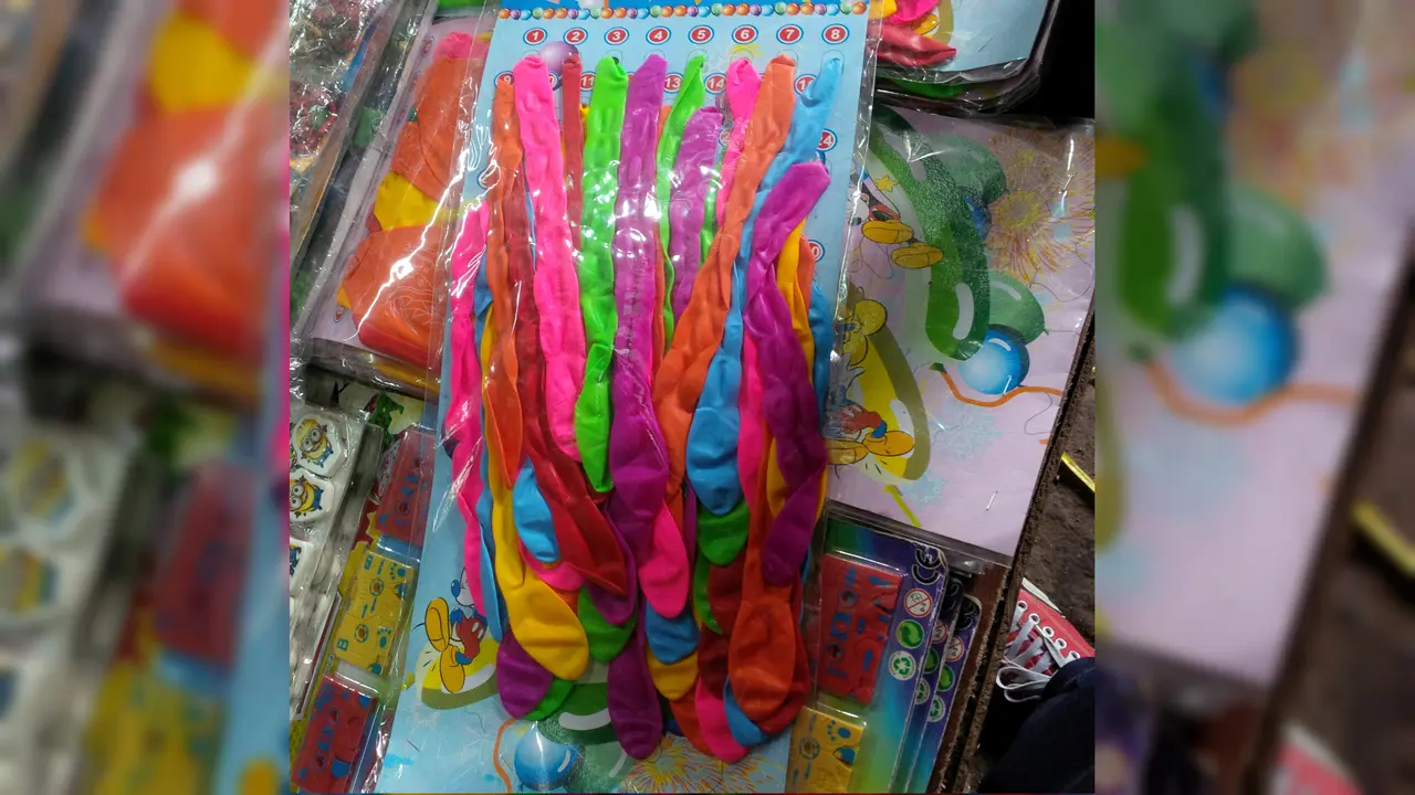 Balon di Pasar Gembrong, Jakarta