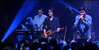 Sheila On 7 adalah salah satu band yang tetap eksis di belantika musik Indonesia. Tetapi, dibalik keeksisan tersebut, Sheila On 7 pernah bongkar pasang personil.