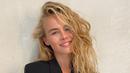 <p>AnneKee Molenaar saat mode messy hair sambil memberikan senyum menawannya. AnneKee merupakan model kelahiran Belanda, 14 September 1999. (Instagram/@annekeemolenaar)</p>