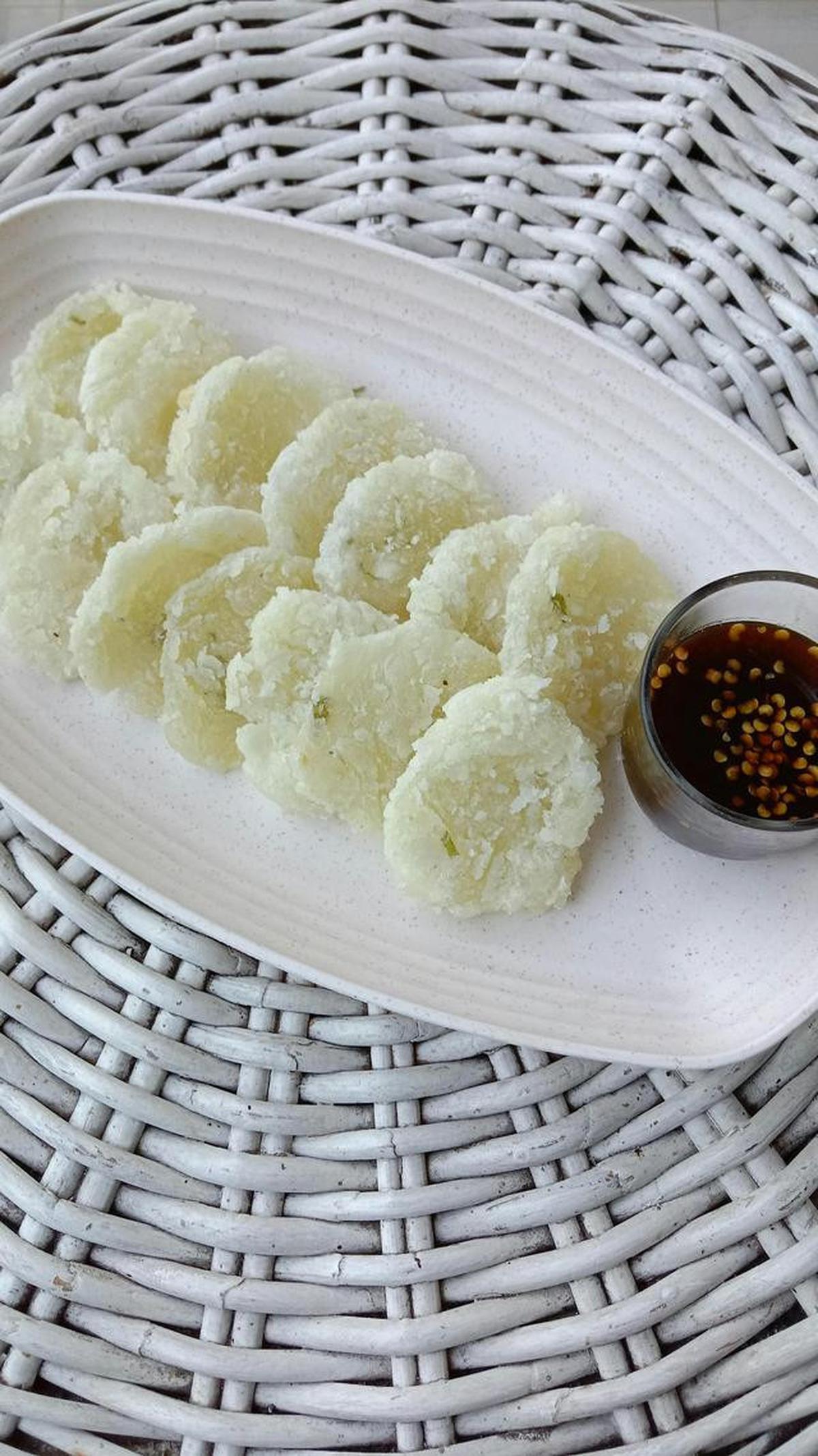 6 Resep Kerupuk Aci Sederhana yang Bisa Mengembang Besar saat Digoreng