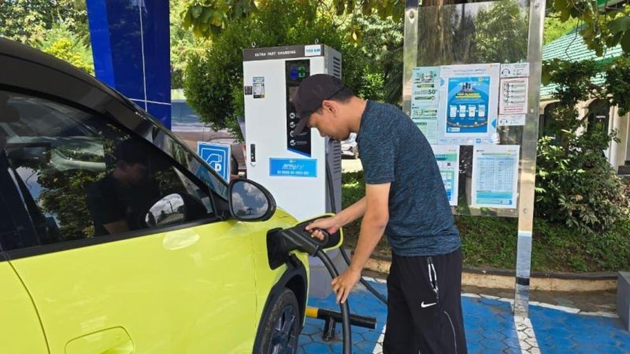 PLN Lampung Perkuat Komitmen Energi Bersih dengan 100% Kendaraan Listrik Operasional