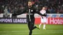 1. Neymar Jr – Neymar mengalami cedera saat bertemu Strasbourg. Padahal Neymar tampil bagus bersama PSG sejak awal musim bergulir. Hal tersebut membuat Neymar absen saat bertemu Man United. (AFP/Franck Fife)