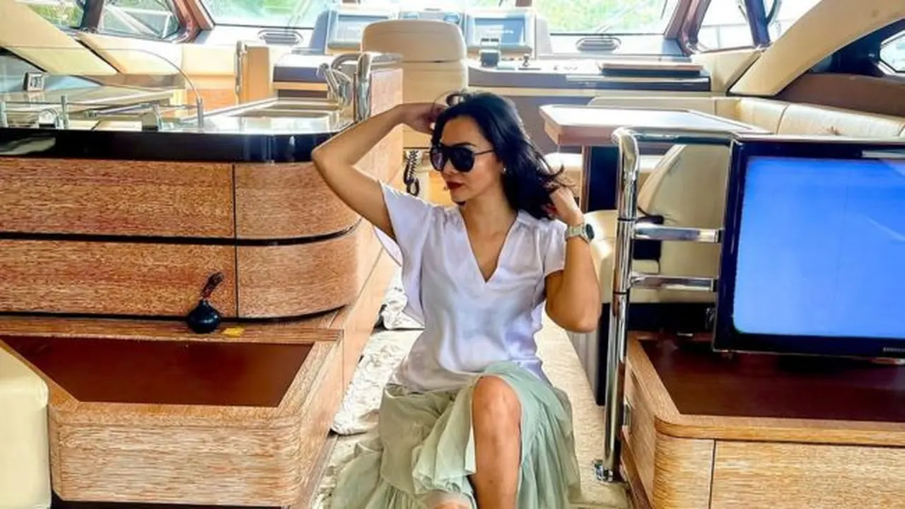 Potret Cantik Dita Meichan, Personel Duo Maia (credit: instagram/ditaofficial.id)