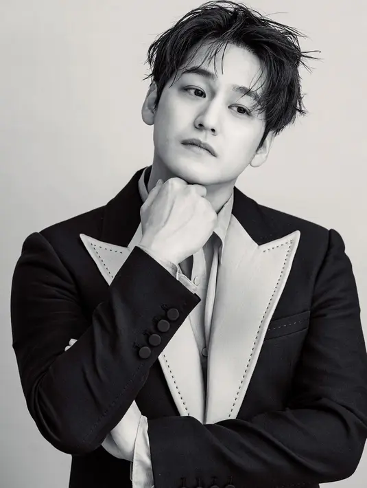 Kim Bum pernah mengambil jurusan teater dan film di Chung-Ang University. (FOTO: instagram.com/k.kbeom)