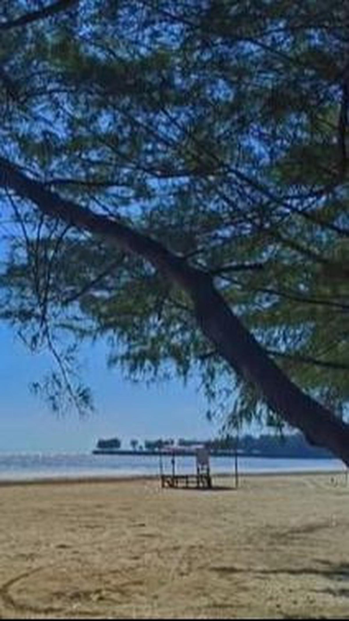 4. Pantai Cemara<br>