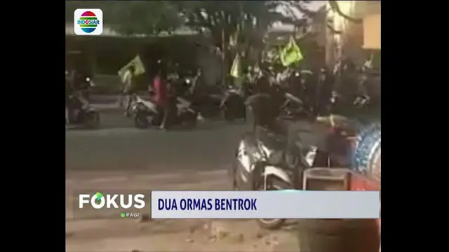 Dua ormas terlibat bentrokan di kawasan Jalan Ciledug Raya, Petukangan, Pesanggrahan, Jakarta Selatan.
