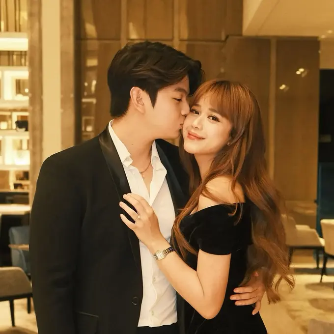 Gaya Brisia Jodie Resmi Dilamar Jonathan Alden, Tampil Elegan Pakai Kebaya Hijau Mint