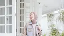Penampilan Dara Arafah yang kini berhijab pun banyak mendapat pujian dari netizen. Ia mendapat respon positif dari netizen dan didoakan agar istiqomah. (Instagram/daraarafah)