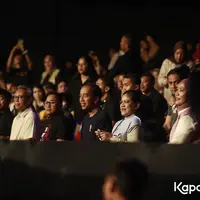 Presiden Joko Widodo (Jokowi) dan istri hadir menyaksikan konser NOAH yang berlangsung di Ancol Beach City International Stadium (BCIS), Jakarta Utara, Minggu, 3 Desember 2023. Berikut beberapa potret konser NOAH sebelum hiatus alias vakum. [Foto: KapanLagi.com/Bayu Herdianto]