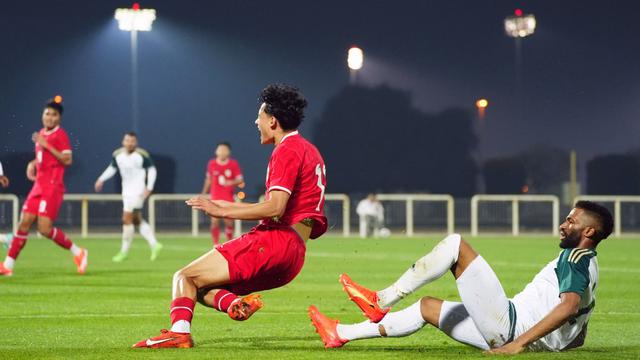 Foto: Masih Punya PR di Lini Belakang, Timnas Indonesia U-23 Kalah 1-3 dari Arab Saudi saat Laga Uji Coba